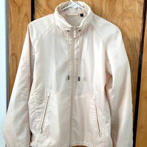 Uniqlo Men’s Lightweight Windbreaker